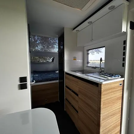 Ostlicht Camper Im Waldchen Campingplads *