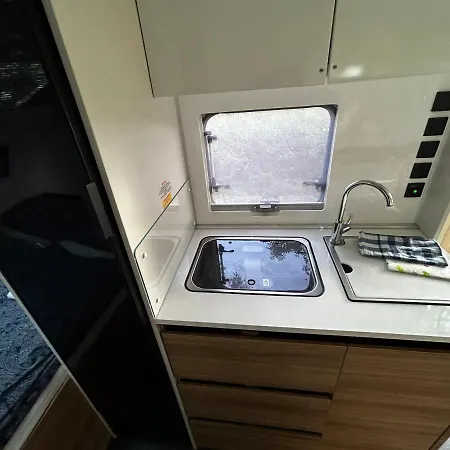 Ostlicht Camper Im Waldchen Campingplads Altefähr